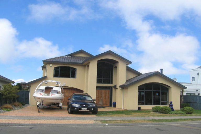 Photo of property in 23 Waterhouse Drive, Brooklyn, Wellington, 6021