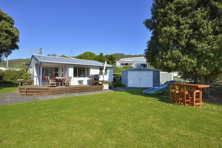 Photo of property in 141 Newcastle Street, Mahia, 4198