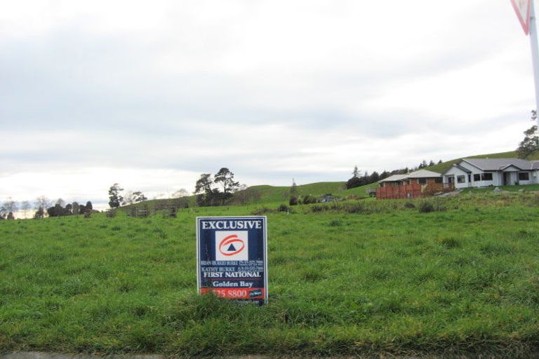 Photo of property in 2 Toiora Place, Takaka, 7110