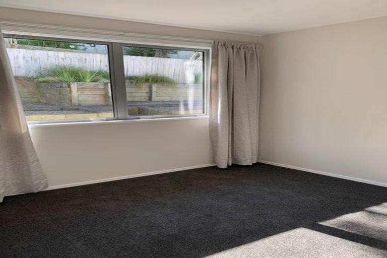 Photo of property in 137a Newlands Road, Newlands, Wellington, 6037