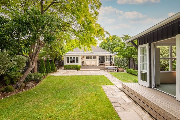 Photo of property in 17 Oxley Avenue, St Albans, Christchurch, 8014