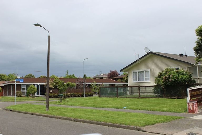 Photo of property in 80a Wikiriwhi Crescent, Awapuni, Palmerston North, 4412