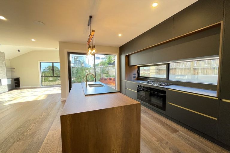 Photo of property in 20c Beach Road, Castor Bay, Auckland, 0620