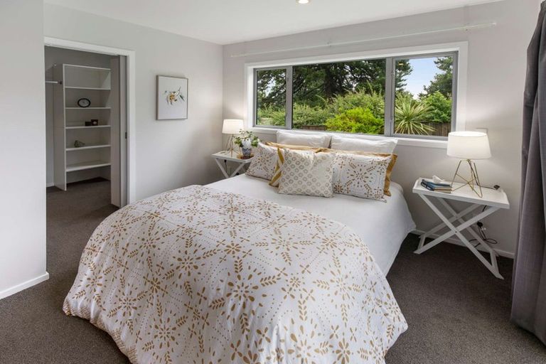 Photo of property in 28 Sunstone Crescent, Brown Owl, Upper Hutt, 5018