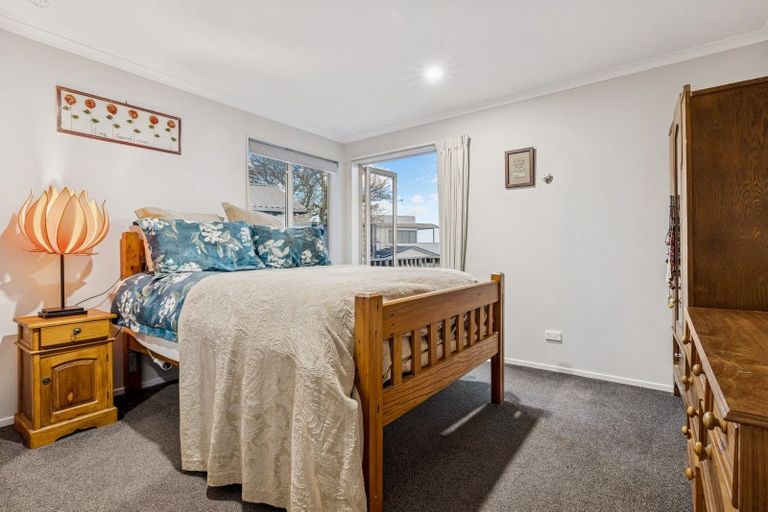 Photo of property in 1410 Whangaparaoa Road, Army Bay, Whangaparaoa, 0930