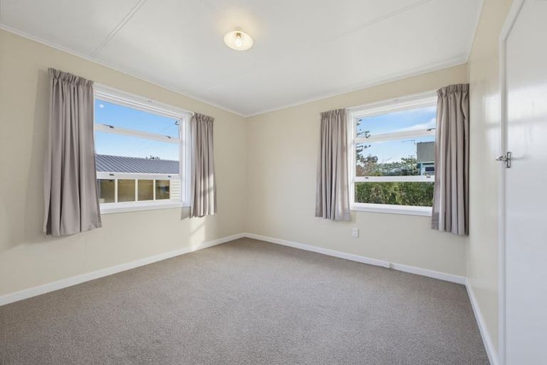 Photo of property in 71 Ngamotu Road, Spotswood, New Plymouth, 4310