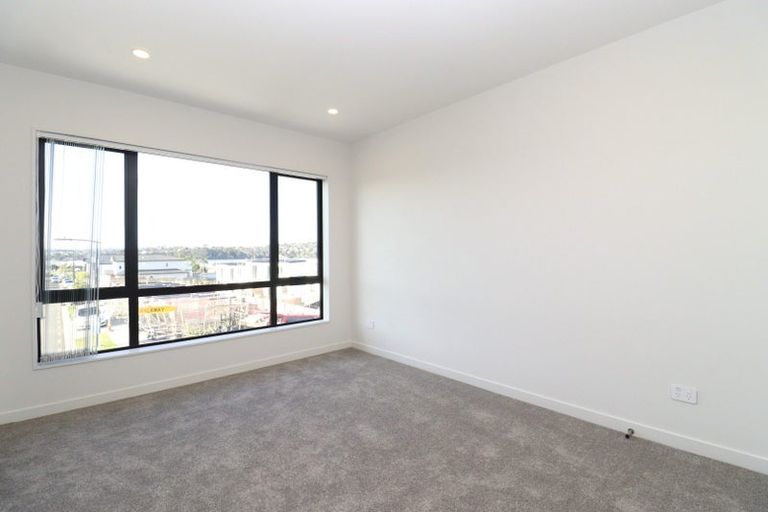 Photo of property in 41 Observation Green, Hobsonville, Auckland, 0616