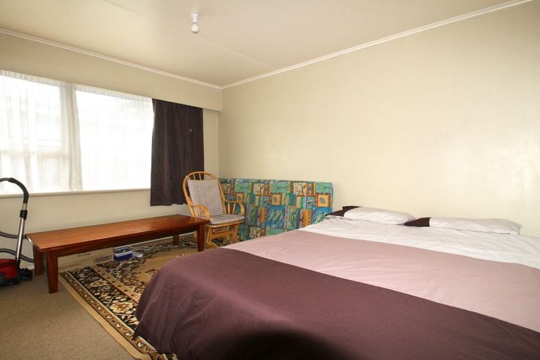 Photo of property in 16 Rhodes Drive, Kelvin Grove, Palmerston North, 4414