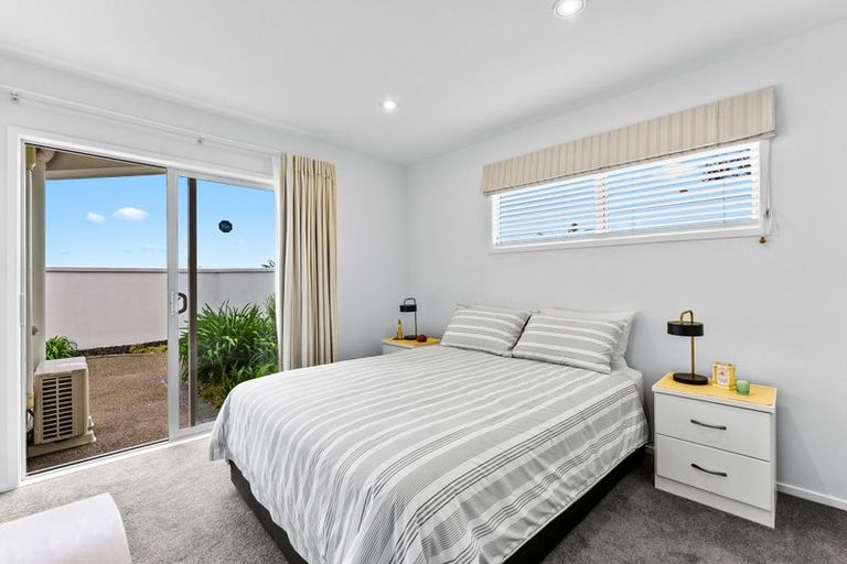 Photo of property in 1/14 Bournemouth Terrace, Murrays Bay, Auckland, 0630