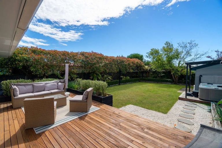 Photo of property in 142 Pacific Road, North New Brighton, Christchurch, 8083