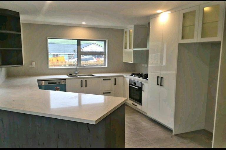 Photo of property in 43 Melksham Drive, Churton Park, Wellington, 6037