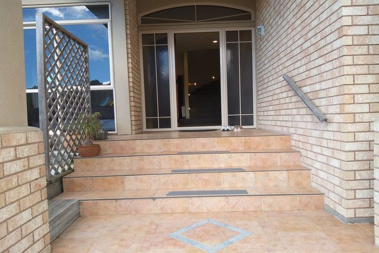 Photo of property in 4 Adelie Place, Murrays Bay, Auckland, 0630