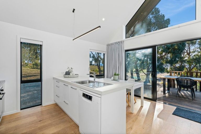 Photo of property in 3 Maude View Road, Hawea Flat, Wanaka, 9382