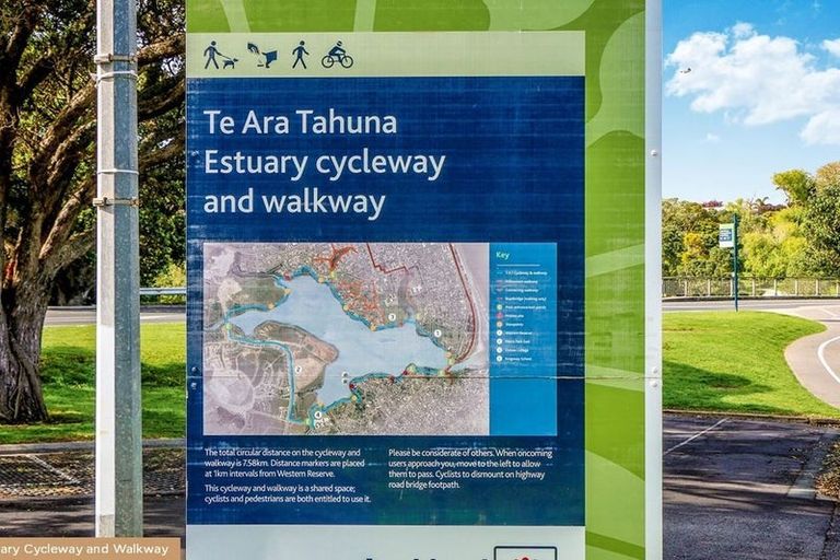 Photo of property in 5 Koawa Road, Wainui, 0992