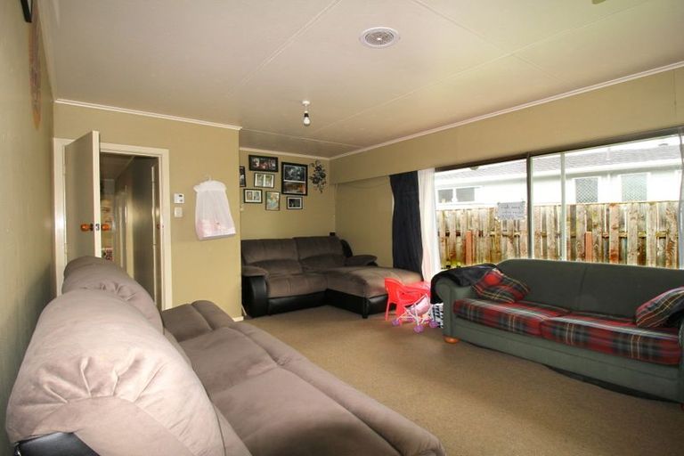 Photo of property in 16 Rhodes Drive, Kelvin Grove, Palmerston North, 4414