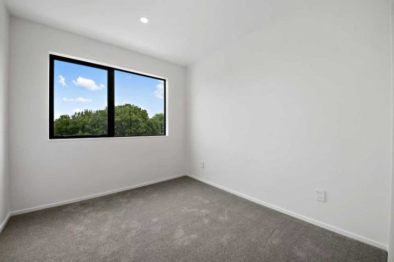 Photo of property in 408 Bucklands Beach Road, Bucklands Beach, Auckland, 2012