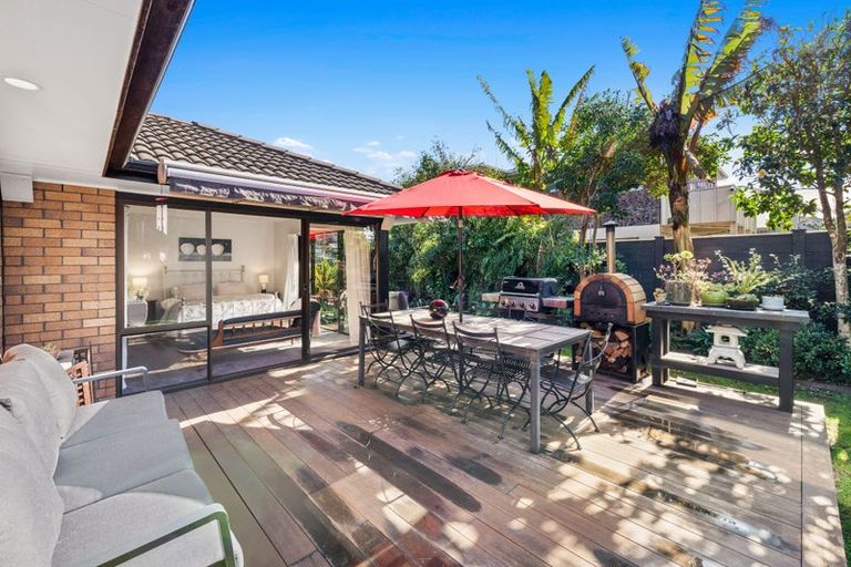 Photo of property in 21b Eastern Beach Road, Eastern Beach, Auckland, 2012