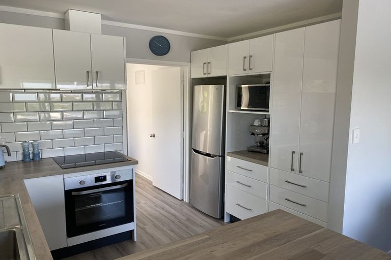 Photo of property in 2/10 Coroglen Avenue, Birkenhead, Auckland, 0626