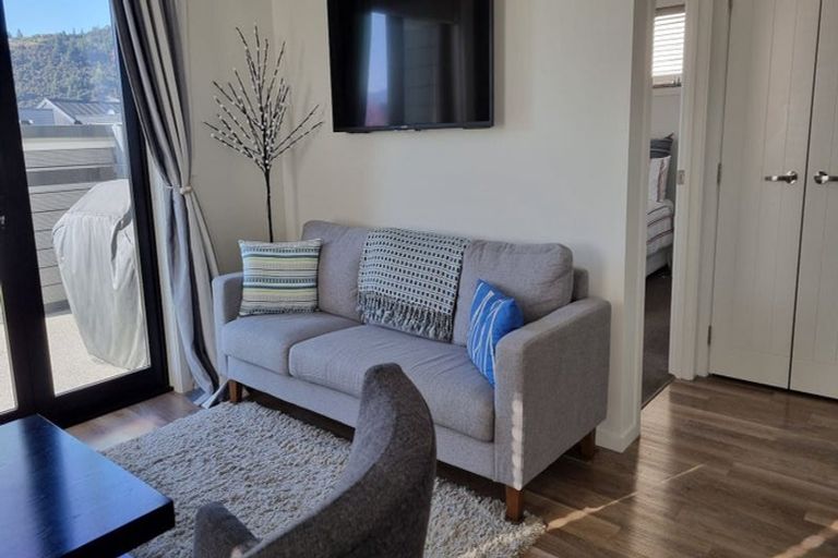 Photo of property in 6 Learning Rock Lane, Wanaka, 9305