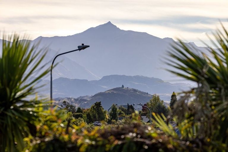 Photo of property in 79 Kings Drive, Wanaka, 9305