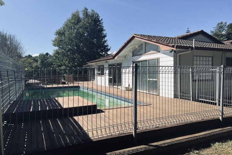 Photo of property in 23 Gibbs Crescent, Red Hill, Papakura, 2110