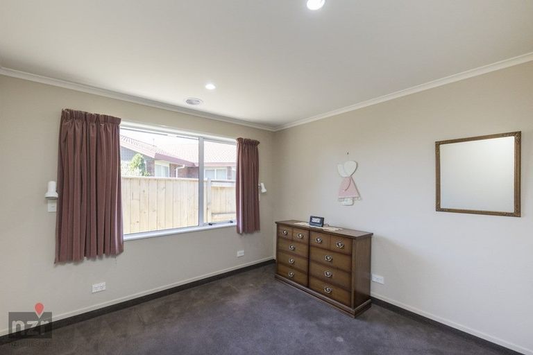 Photo of property in 34 Jefferson Crescent, Milson, Palmerston North, 4414