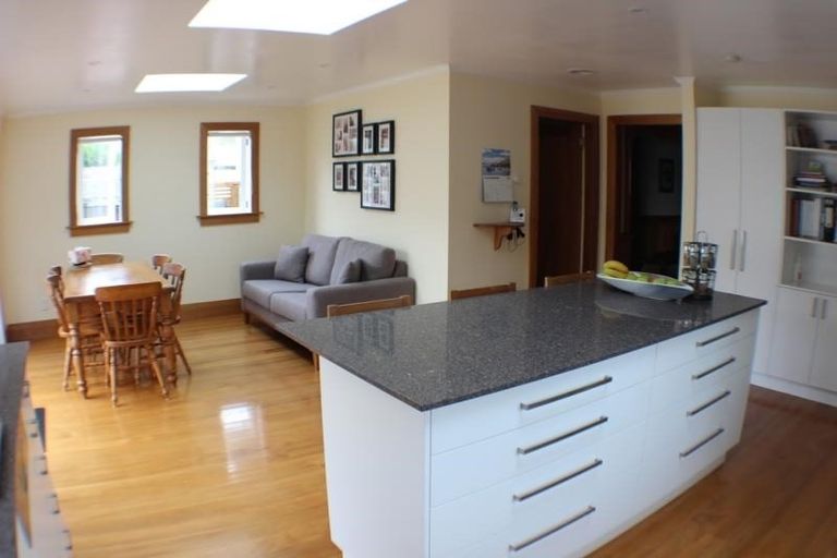 Photo of property in 17 Campbell Terrace, Petone, Lower Hutt, 5012