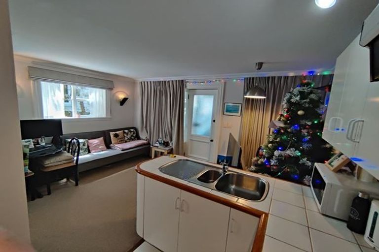 Photo of property in 103 Salamanca Road, Wellington Central, Wellington, 6011