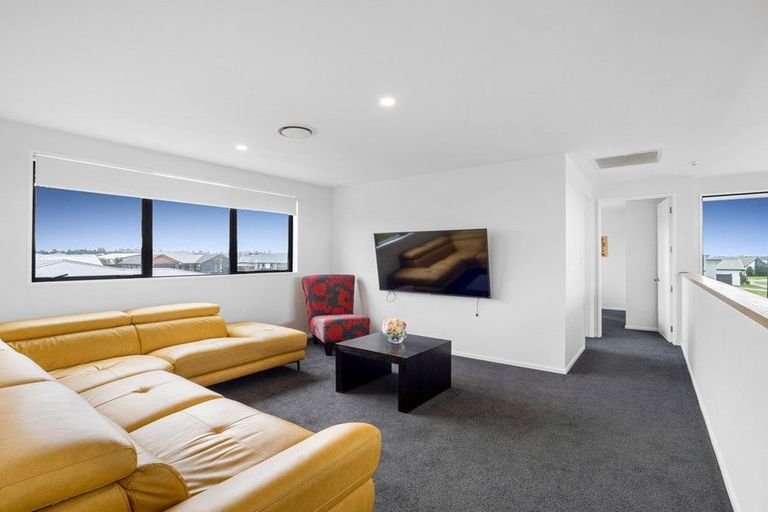 Photo of property in 1 Challow Court, Rolleston, 7615