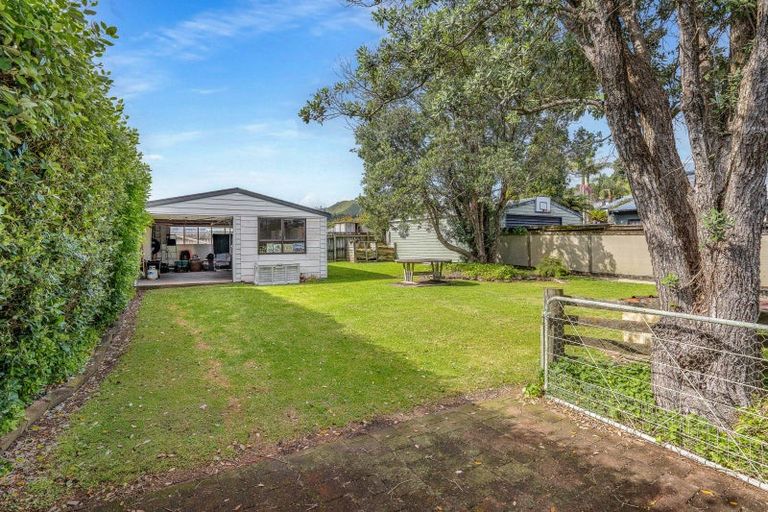 Photo of property in 21 Whiritoa Beach Road, Whiritoa, Whangamata, 3691