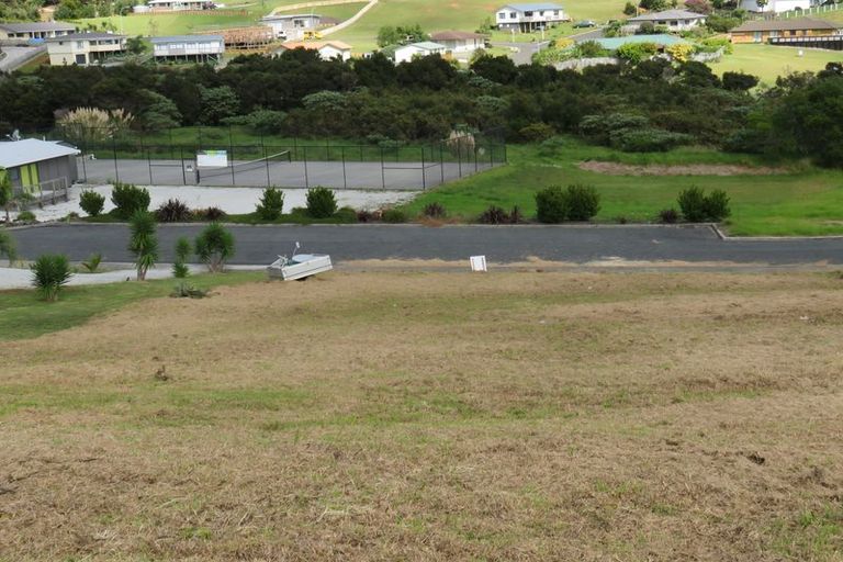 Photo of property in 6 Loke Crescent, Coopers Beach, 0420