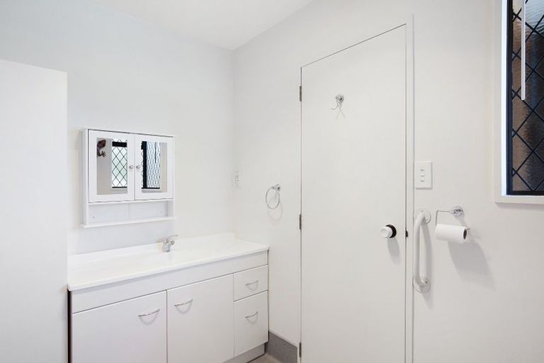 Photo of property in 1/3 Winters Road, Redwood, Christchurch, 8051