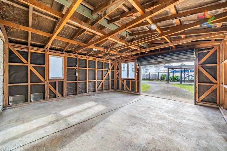 Photo of property in 15 Heretaunga Square, Silverstream, Upper Hutt, 5019