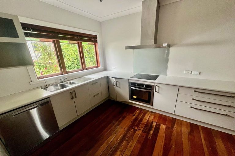 Photo of property in 61 Rua Road, Glen Eden, Auckland, 0602