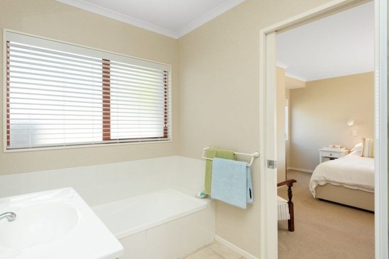 Photo of property in 22 Solander Drive, Welcome Bay, Tauranga, 3112