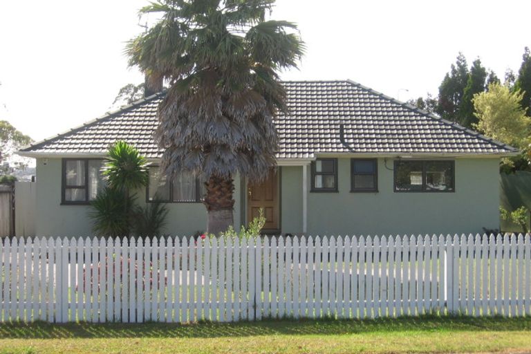 Photo of property in 10 Hill Crescent, New Lynn, Auckland, 0600