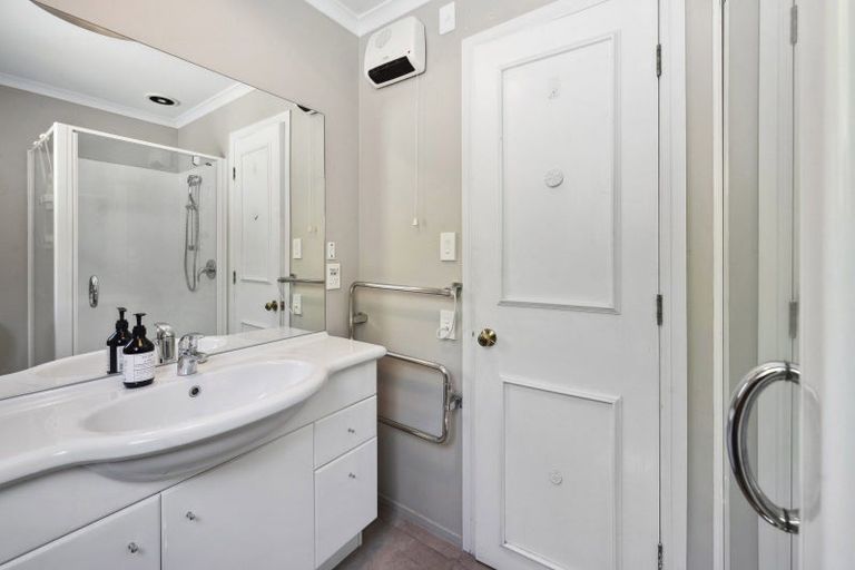 Photo of property in 7 Krissell Place, Acacia Bay, Taupo, 3330