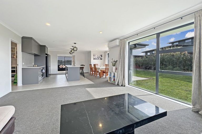 Photo of property in 3 Omahuru Road, Glenbrook, 2681