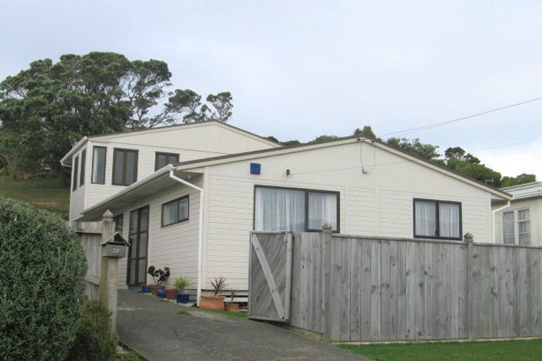 Photo of property in 37 Tarawera Road, Johnsonville, Wellington, 6037