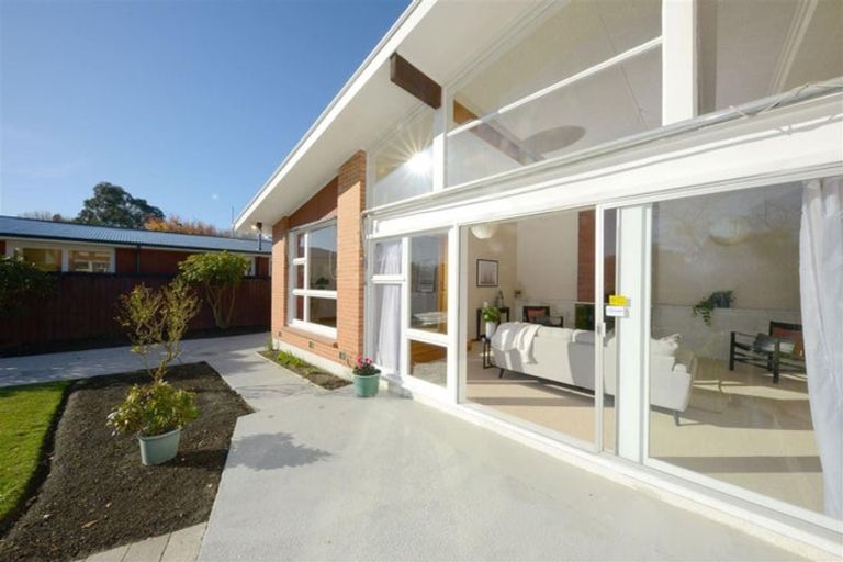 Photo of property in 52 Glenharrow Avenue, Avonhead, Christchurch, 8042