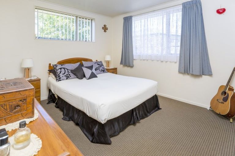 Photo of property in 17 Ranch Place, Pukekohe, 2120