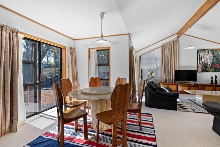 Photo of property in 17 Montclair Rise, Browns Bay, Auckland, 0630