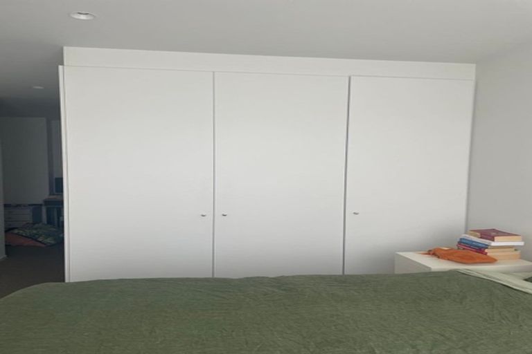 Photo of property in 25 Jean Caldwell Way, Island Bay, Wellington, 6023