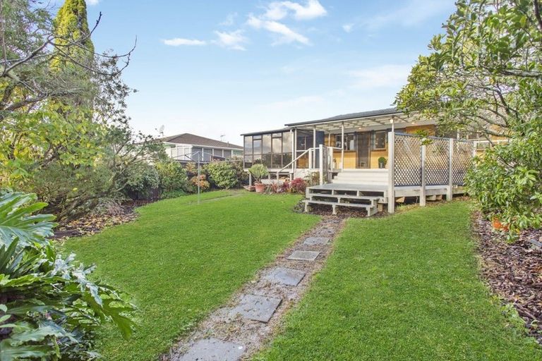 Photo of property in 10 Tanoa Place, Glendene, Auckland, 0602