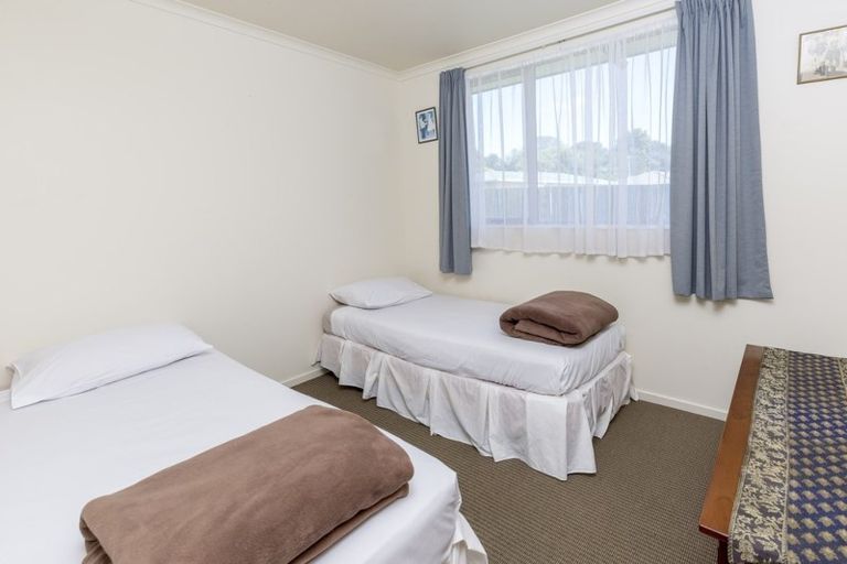 Photo of property in 17 Ranch Place, Pukekohe, 2120