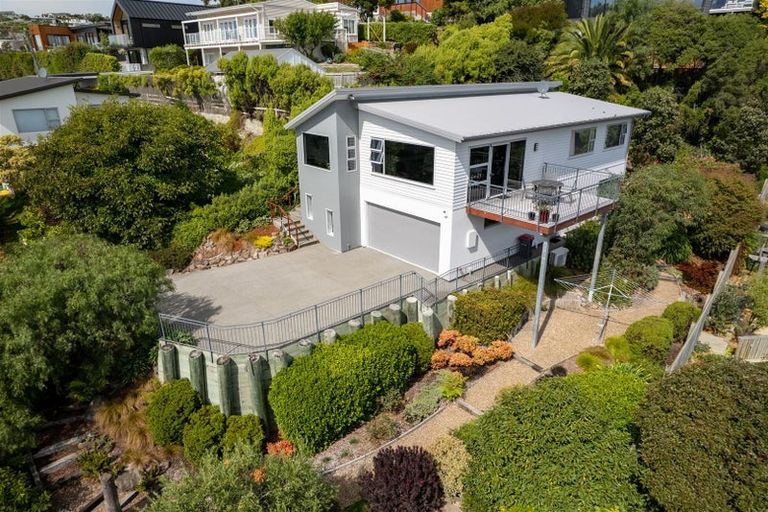 Photo of property in 18 Maffeys Road, Mount Pleasant, Christchurch, 8081