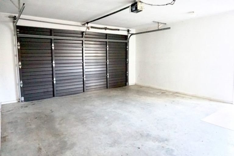 Photo of property in 23 Robin Brooke Drive, Flat Bush, Auckland, 2019