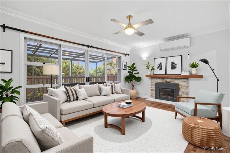 Photo of property in 19 Plumley Crescent, Mangere, Auckland, 2022