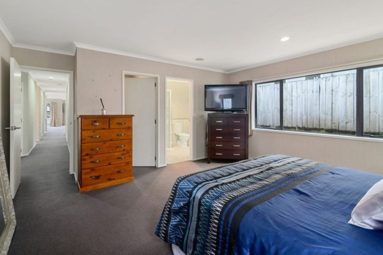 Photo of property in 33 Mccahon Drive, Pukehangi, Rotorua, 3015