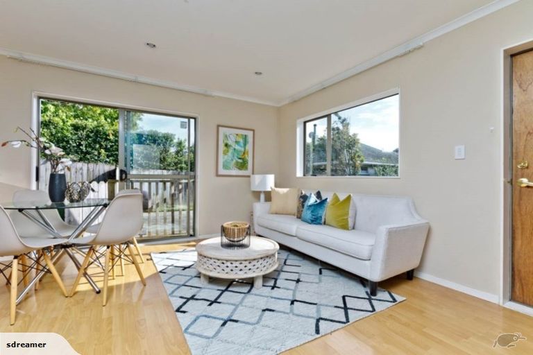 Photo of property in 22 Lynden Avenue, Hillcrest, Auckland, 0627